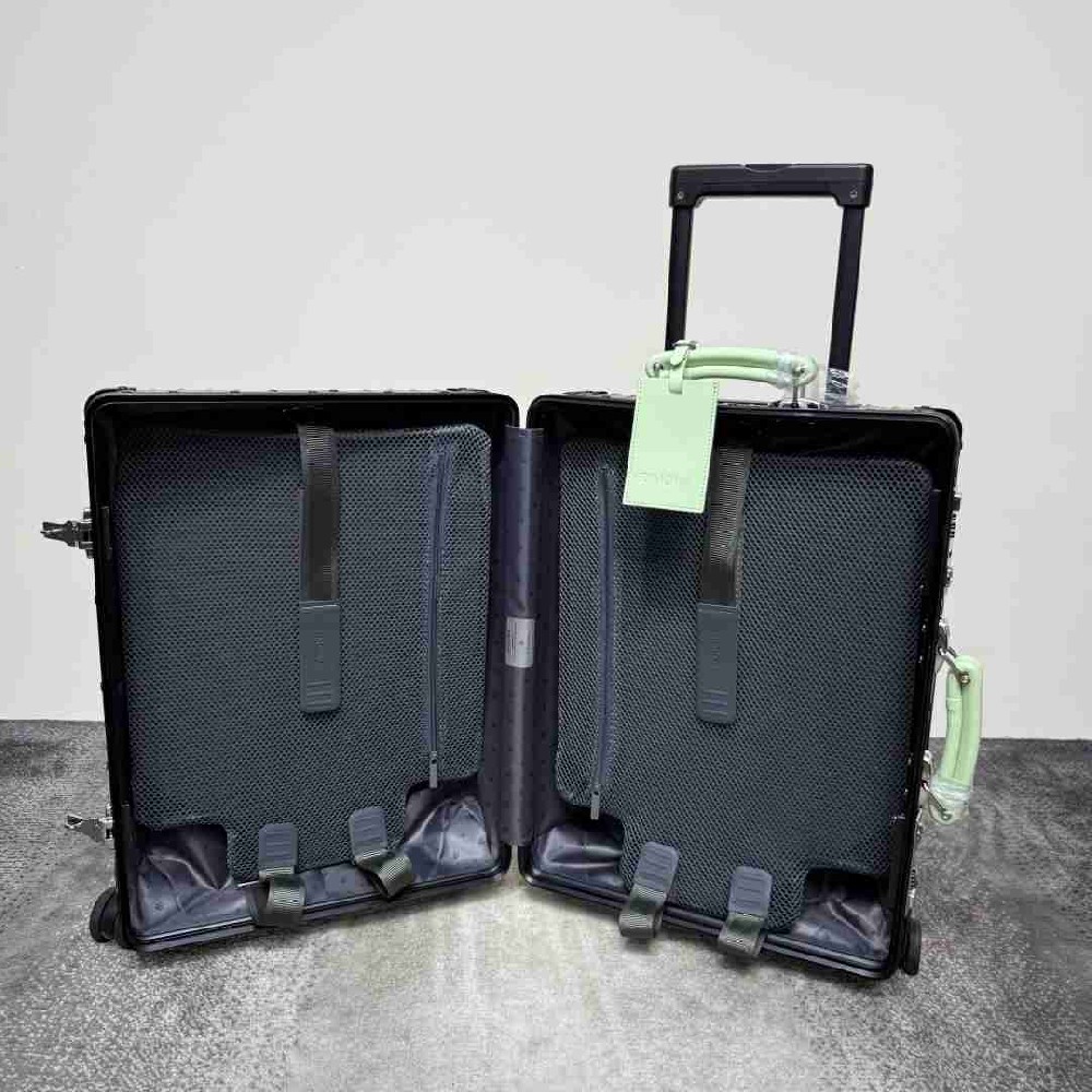 Rimowa  Suitcase LXX0052