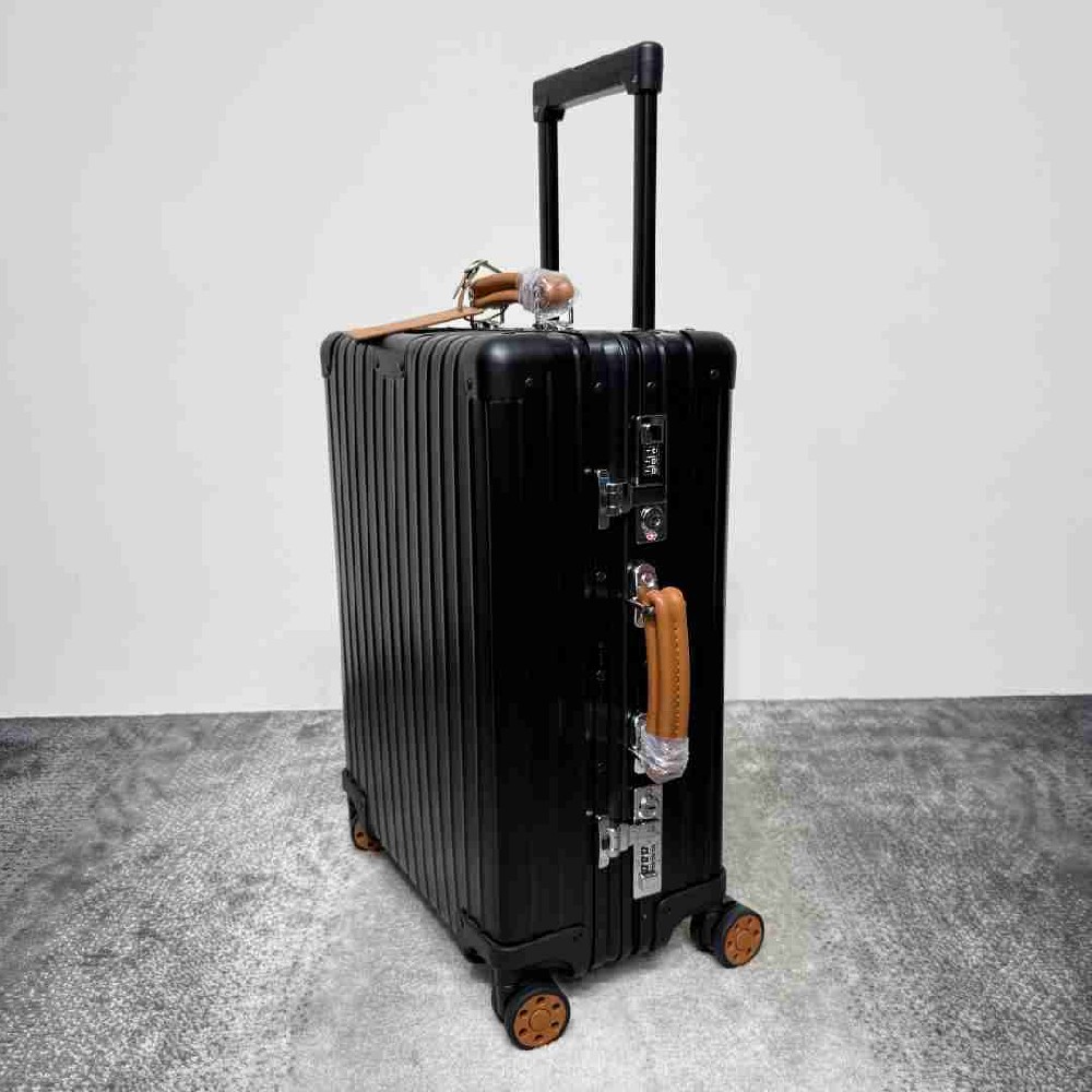 Rimowa  Suitcase LXX0053