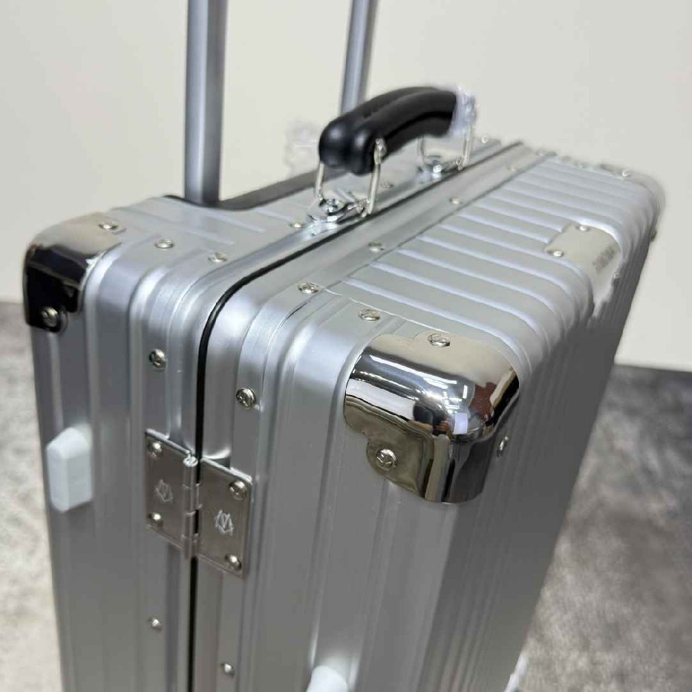 Rimowa  Suitcase LXX0054