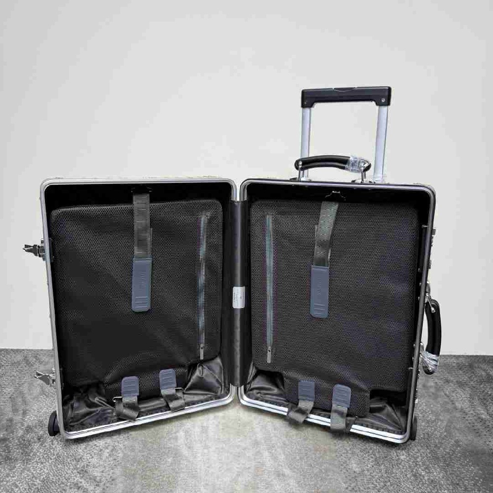 Rimowa  Suitcase LXX0054