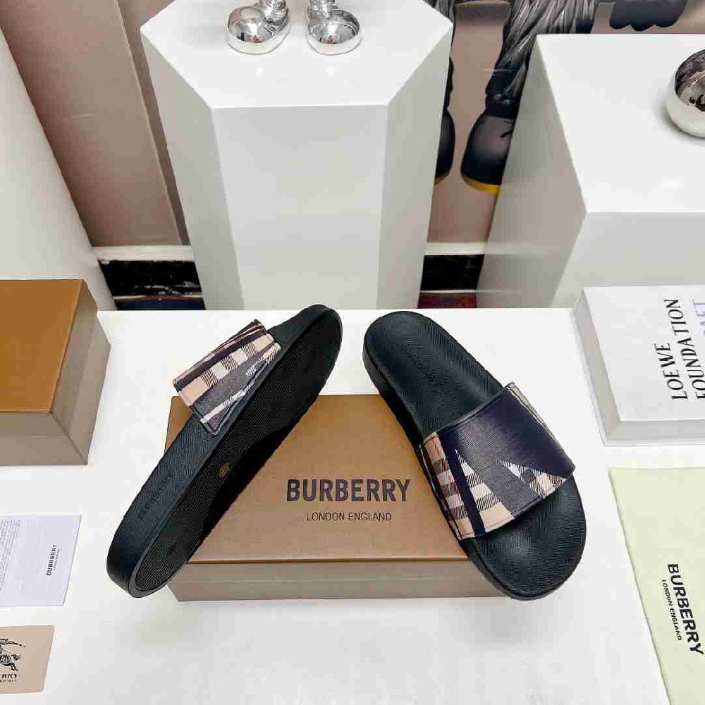 BURBERRY Slipper