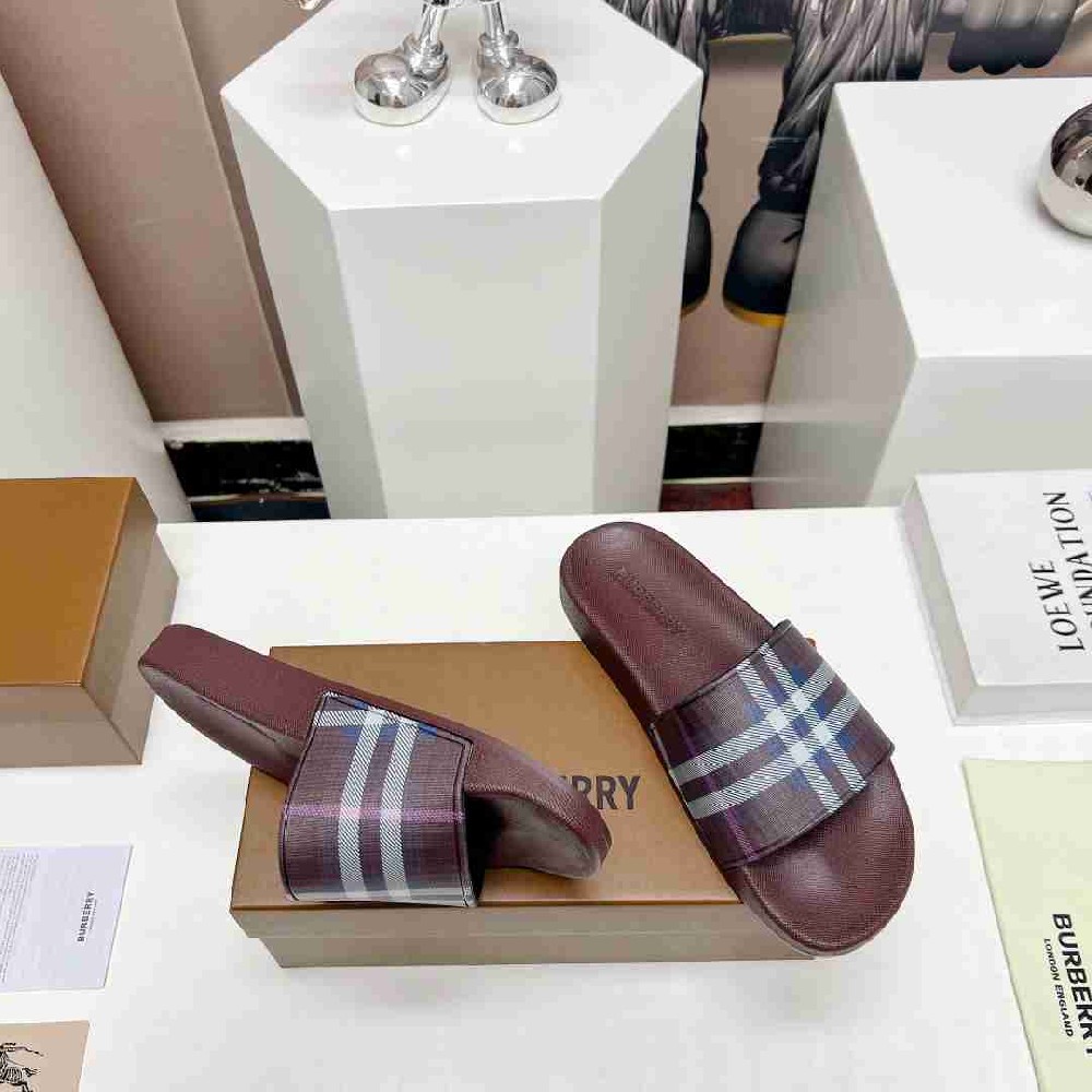 BURBERRY Slipper