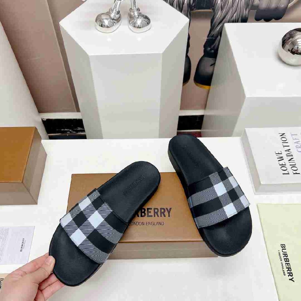 BURBERRY Slipper